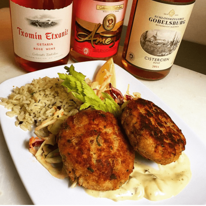 fish cakes with herbed rice and cloeslaw